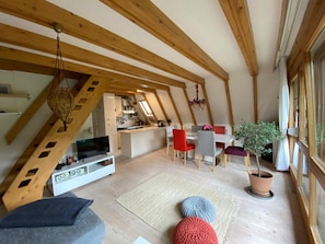 Smart TV, fireplace, music library - Chiemgau, charming chalet with private garden , relax in nature (Siegsdorf)
