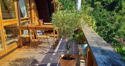 Chiemgau, charming chalet with private garden , relax in nature