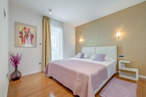 3 bedrooms, in-room safe, soundproofing, iron/ironing board