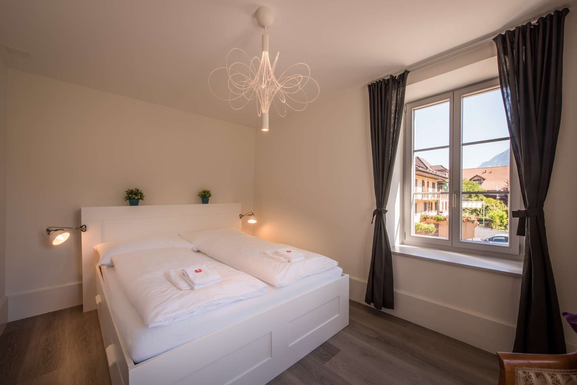 3 chambres, fer et planche à repasser, Wi-Fi, draps fournis