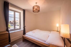 3 chambres, fer et planche à repasser, Wi-Fi, literie fournie
