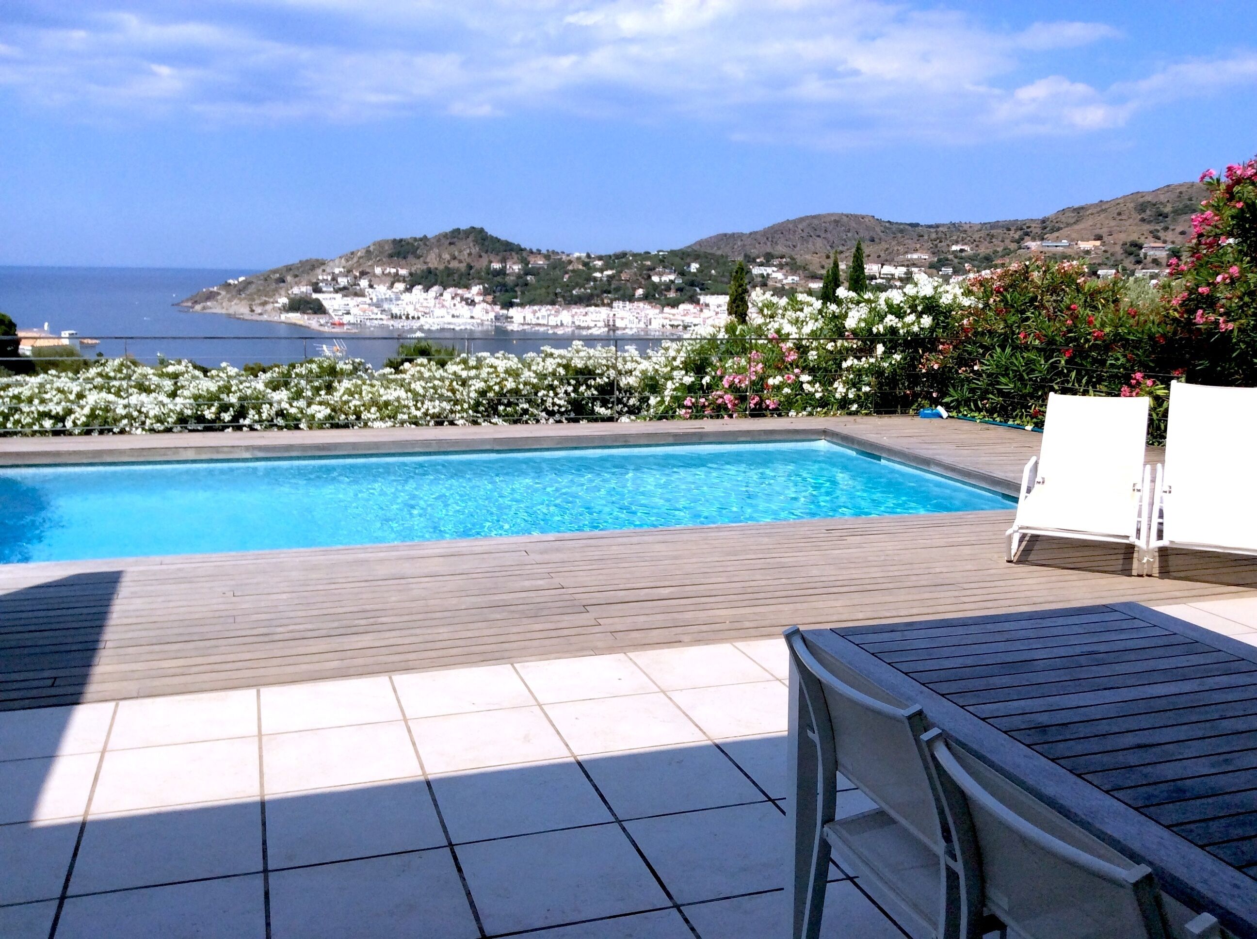HOUSE WITH SWIMMING POOL AND EXCELLENT SEA VIEWS