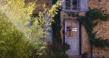 At the foot of the Cathar castles: 17th-century village grocery store
