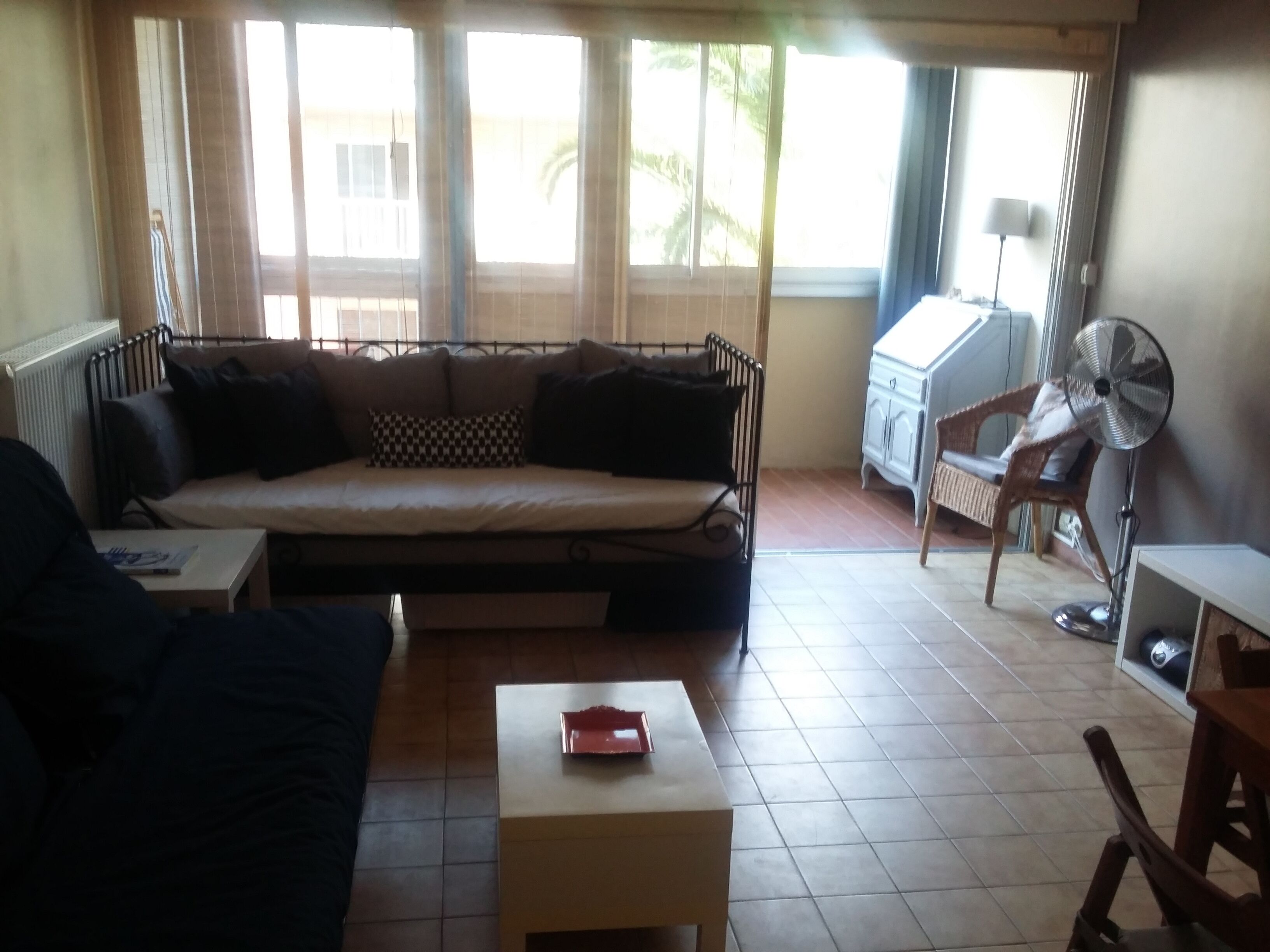 NICE APARTMENT IN RESIDENCE ARBORÉE AT THE FOOT OF THE BEACH THE LAVANDOU 1 TO 4 PEOPLE