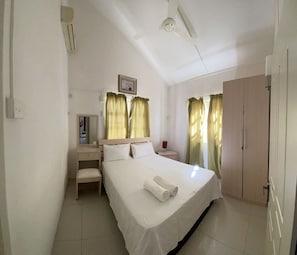 4 Schlafzimmer, Zimmersafe, Bügeleisen/Bügelbrett, kostenloses WLAN