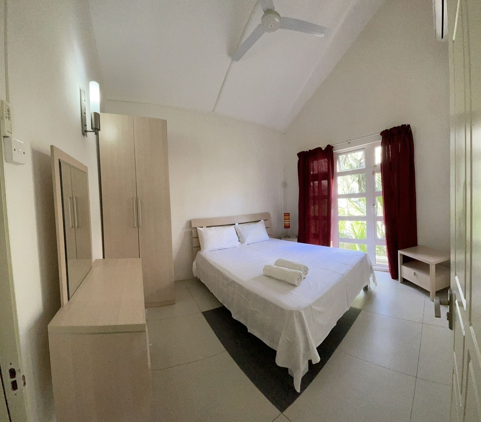 4 bedrooms, in-room safe, iron/ironing board, free WiFi