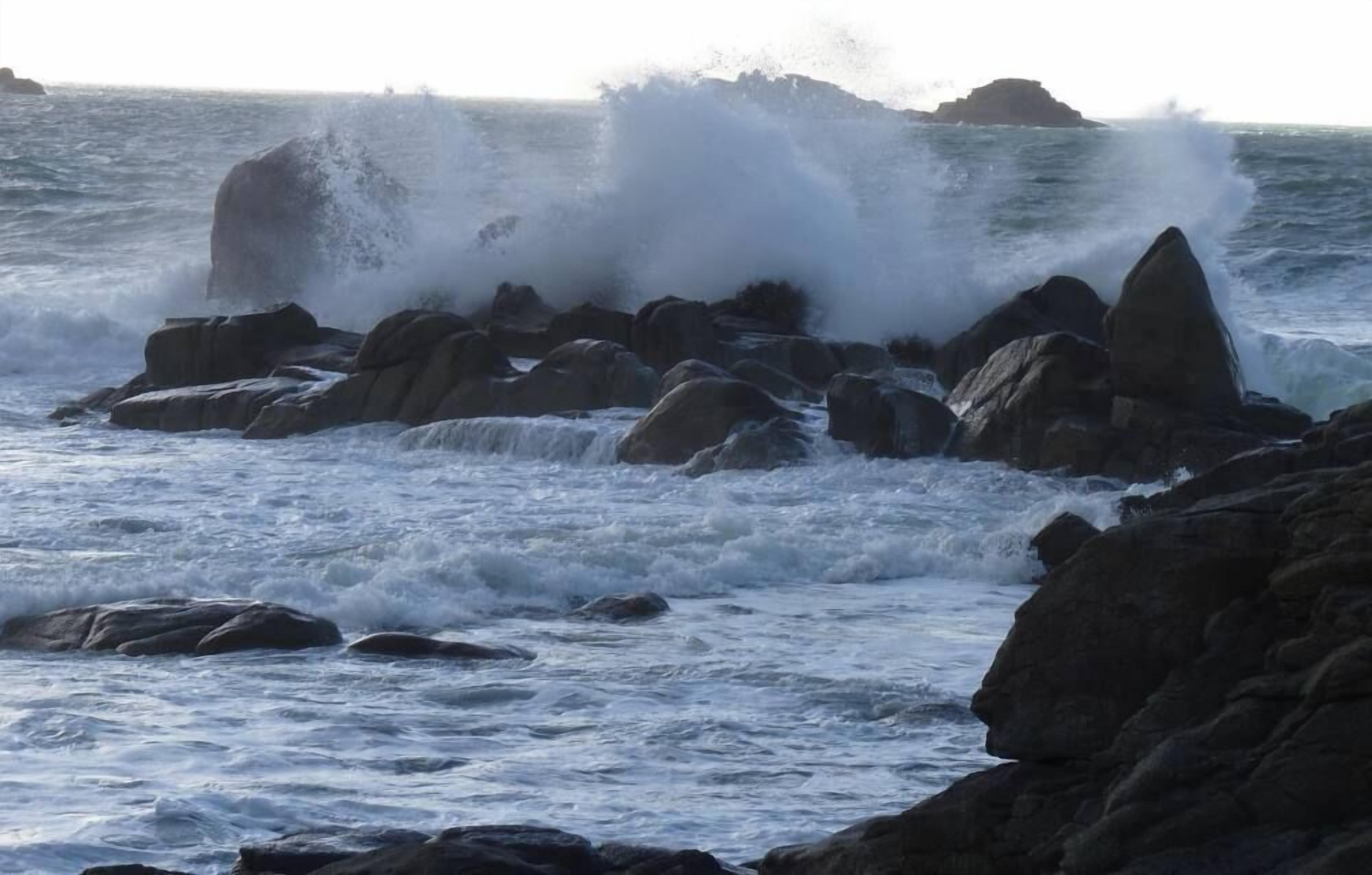 la mer en colère