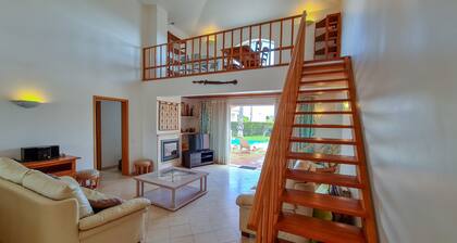 Villa by the sea with private pool & children's playground, 2 km from the beach