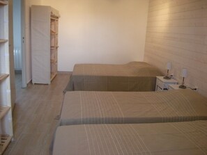 3 chambres, fer et planche à repasser, accès Internet