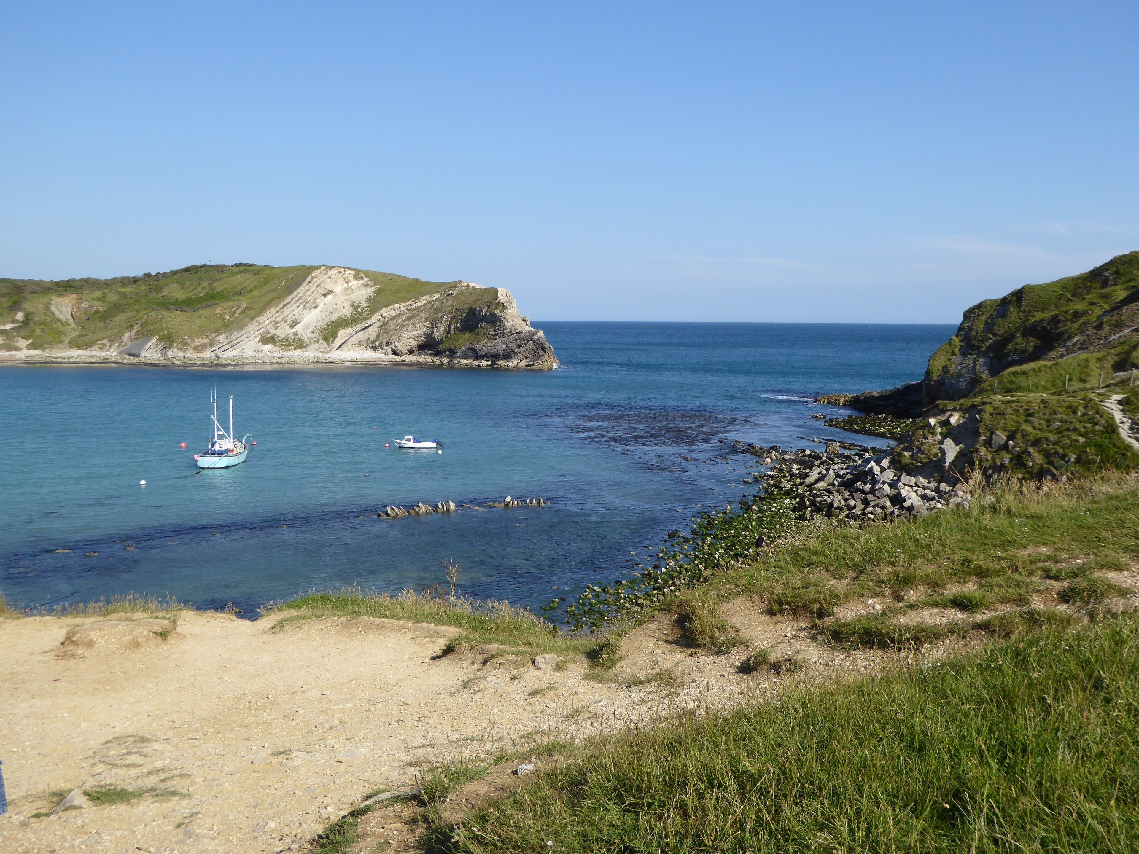 Beach nearby, sun loungers, beach towels