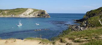 FANTASTISK HJEM NÆR SEA MED UTSTYRENDE VIEWS I 2 ACRES, GRASS HOLDE OG KROKETT