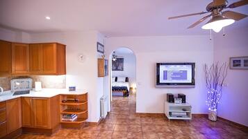 1 camera, una cassaforte in camera, ferro/asse da stiro, Wi-Fi gratuito