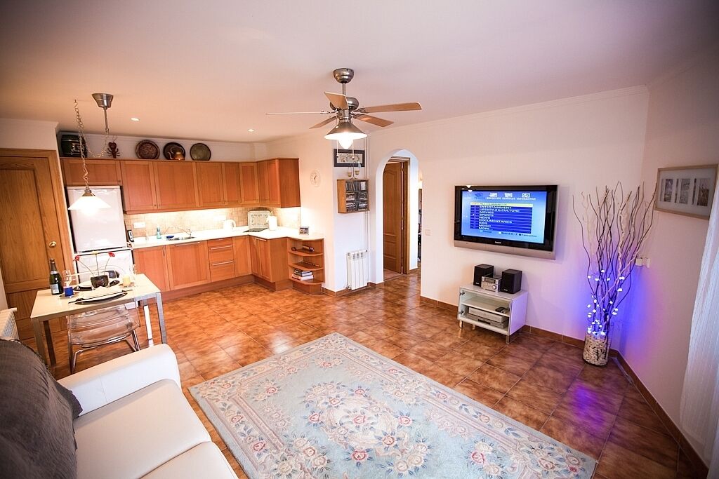 Private Villa Apartment,  Private terrace, BBQ, Pool, Beautiful Garden, Parking