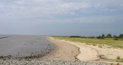 Holiday homes and Apartments in the heart of Greetsiel, modern, comfortable + cozy, Internet
