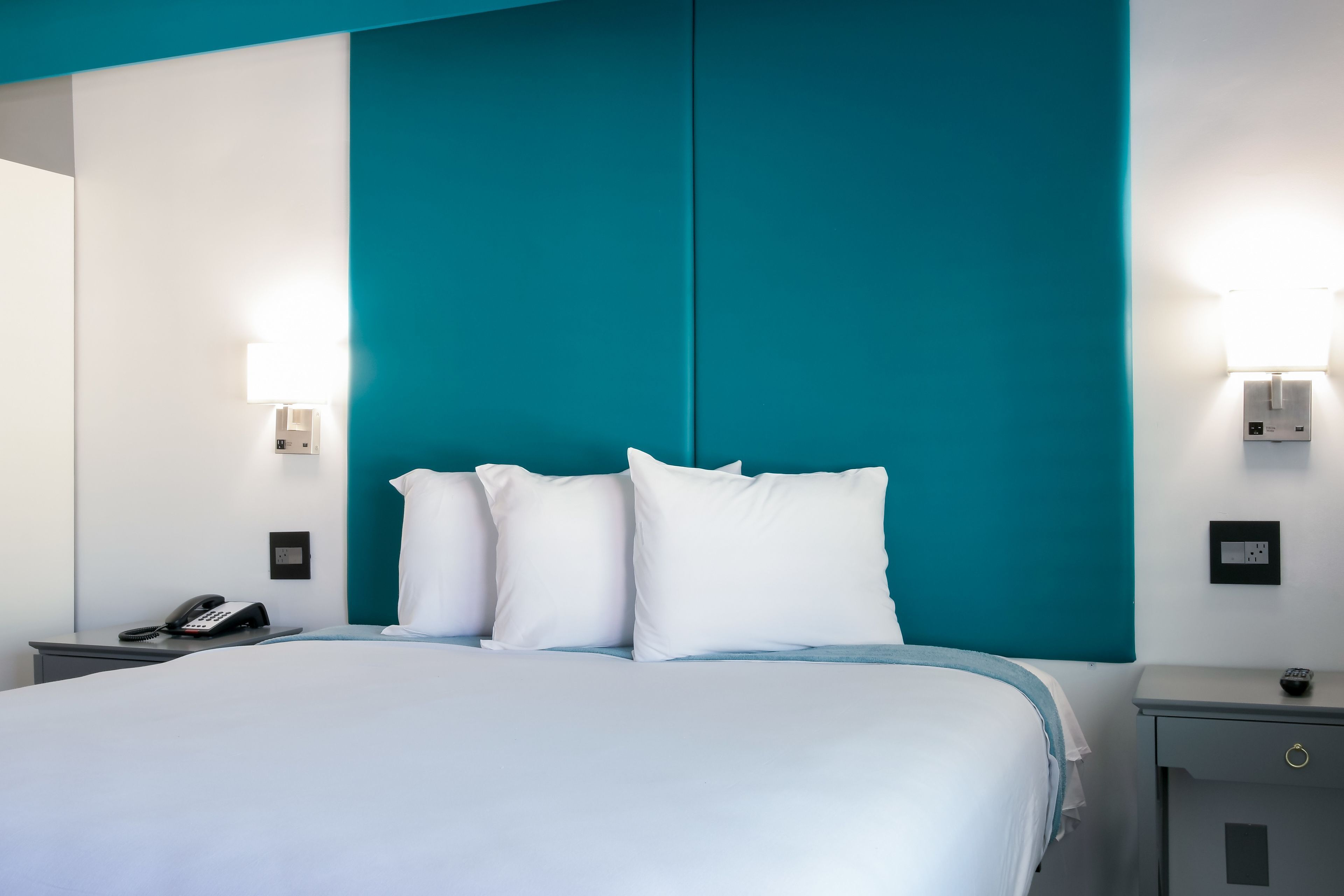 Premium bedding, soundproofing, iron/ironing board, free WiFi