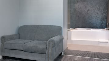 Honeymoon Room, 1 King Bed, Non Smoking | Room amenity