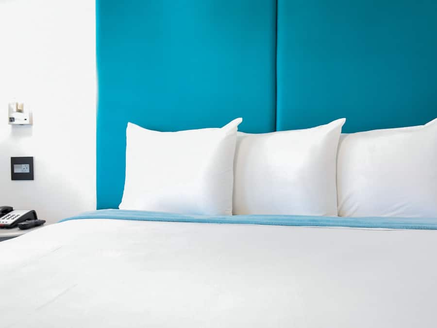 Premium bedding, soundproofing, iron/ironing board, free WiFi