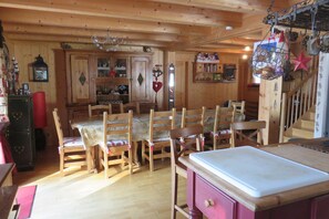 Dining - Large, sunny, peaceful chalet in the heart of nature in Les Diablerets, Switzerland. (Les Diablerets)
