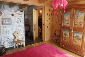 5 bedrooms, iron/ironing board, free WiFi, bed sheets - Large, sunny, peaceful chalet in the heart of nature in Les Diablerets, Switzerland. (Les Diablerets)