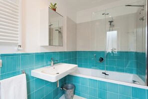 Baignoire, serviettes fournies