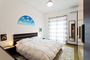 2 室のベッドルーム、アイロン / アイロン台、WiFi (無料)、ベッドシーツ