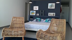 4 bedrooms, desk, iron/ironing board, WiFi