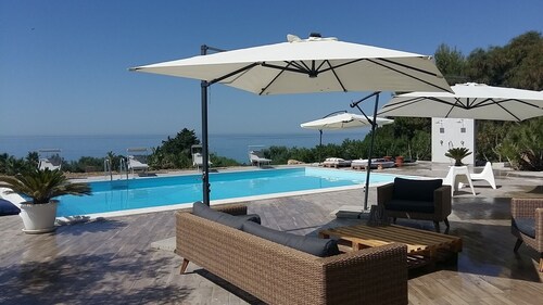 VILLA MALOUGA WITH SWIMMING POOL 100M FROM THE BEACH