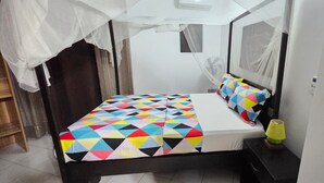 4 bedrooms, in-room safe, iron/ironing board, travel crib - Saly: House / Villa - Saly (Saly)