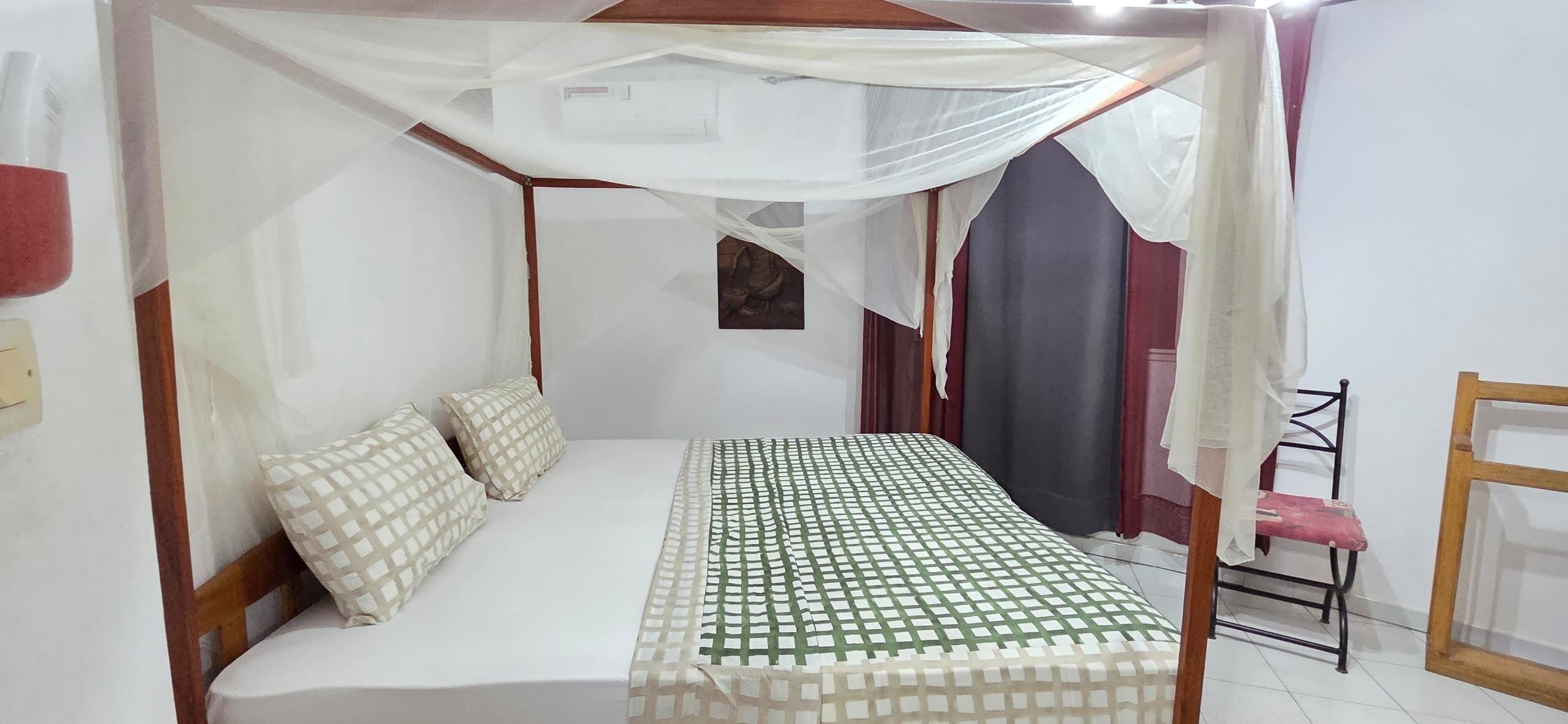 4 habitaciones y caja de seguridad en la habitación 