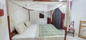 4 bedrooms, in-room safe, iron/ironing board, travel cot