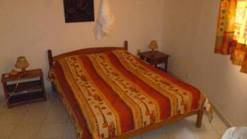 4 slaapkamers, een kluis op de kamer, een strijkplank/strijkijzer