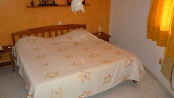 4 bedrooms, in-room safe, iron/ironing board, travel crib