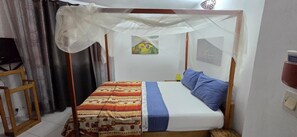 4 bedrooms, in-room safe, iron/ironing board, travel crib - Saly: House / Villa - Saly (Saly)
