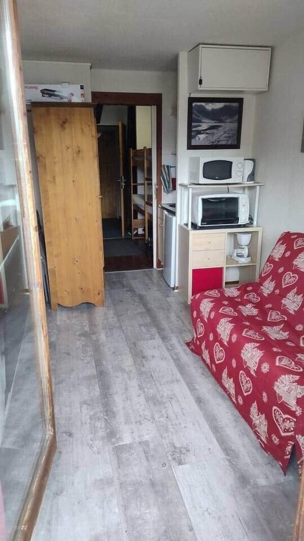 Room - 3/4 person apartment at the foot of the slopes in Valfrejus modane, cleaning included  (Modane)