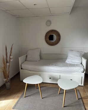 1 bedroom, WiFi, bed sheets