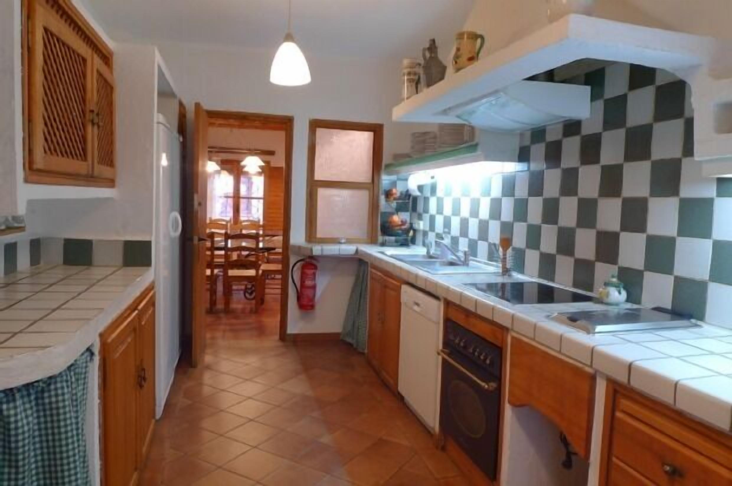 Cottage (full rental) El Pinche for 16 people