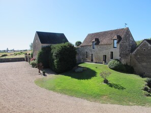 Exterior - Nice manor house with swimming pool in the heart of Touraine (Abilly)