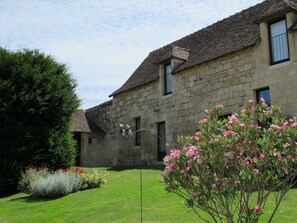 Exterior - Nice manor house with swimming pool in the heart of Touraine (Abilly)