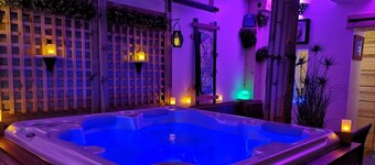 BORD DE MER 2/5 PERSONNES "JACUZZI ET SAUNA PRIVATIF en OPTION PAYANTE."