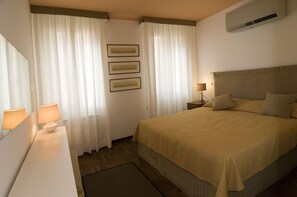 3 Schlafzimmer, Bügeleisen/Bügelbrett, WLAN, Bettwäsche