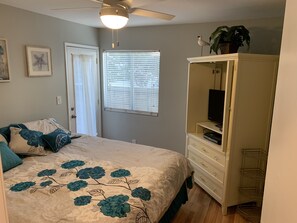 2 chambres, fer et planche à repasser, Wi-Fi, draps fournis