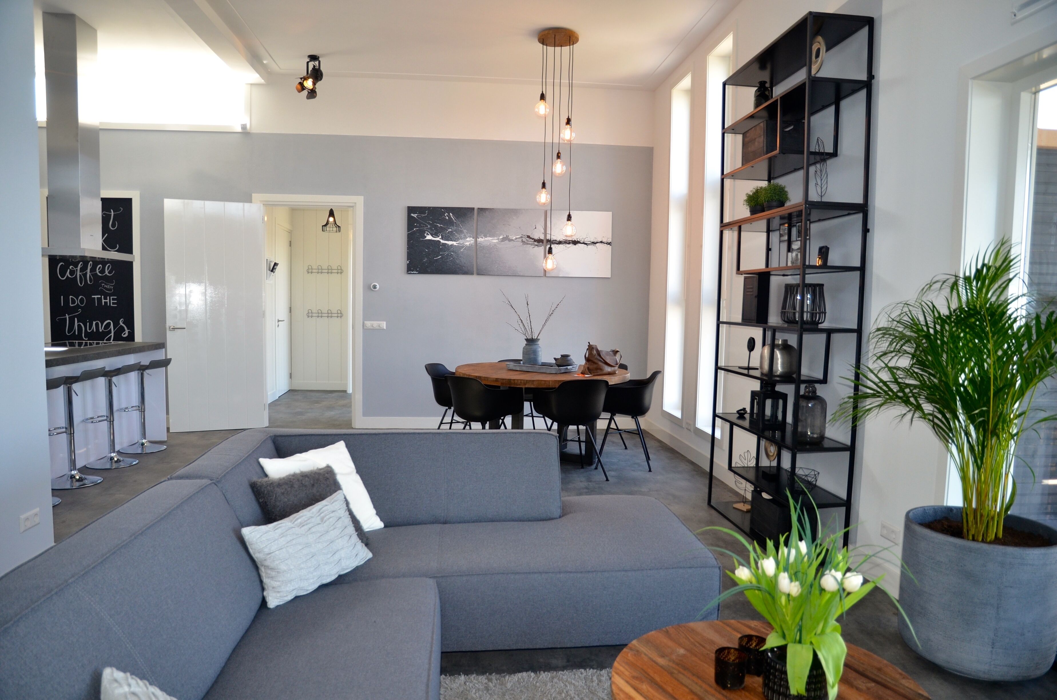 Beautiful house next to the lake, you can swim in front of your house!