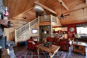 Smart TV, fireplace, DVD player, table tennis