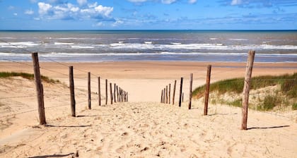 Beach house Jans! Cozy cottage located 2 minutes walk from the beach.