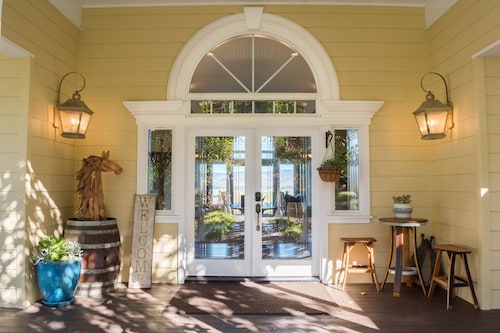 Ranch Estate EPIC VIEWS Fire Pit Game Room Spa Pet-Friendly 10min from Cal Poly!