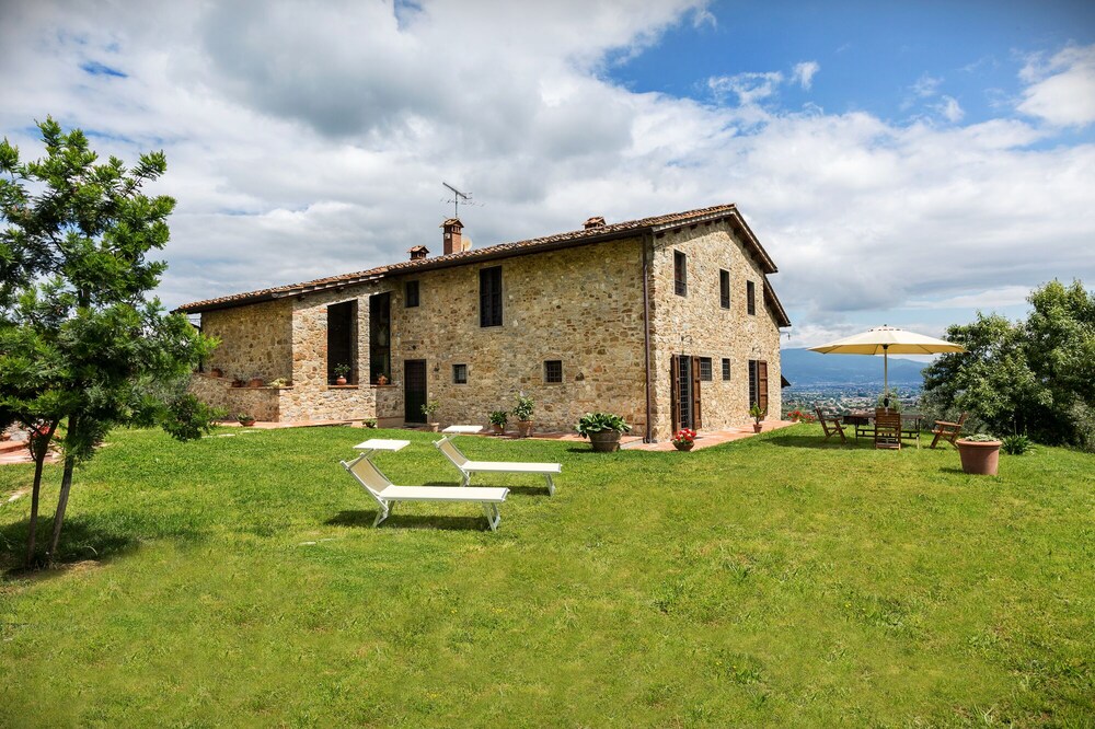 Apartment for up to 6 people with private pool