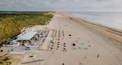 Easy Stay Behind The Beach with free parking.
