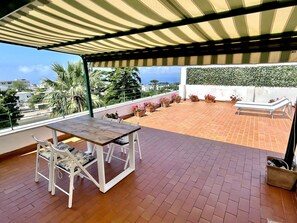Outdoor dining - Panoramic Attic in Anacapri (Anacapri)