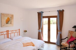 5 chambres, fer et planche à repasser, Wi-Fi gratuit, draps fournis