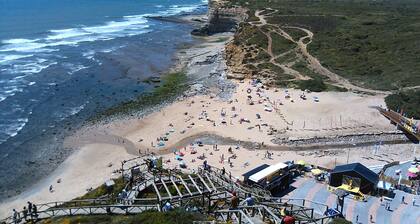 Rustic house with garden and private pool in very quiet area